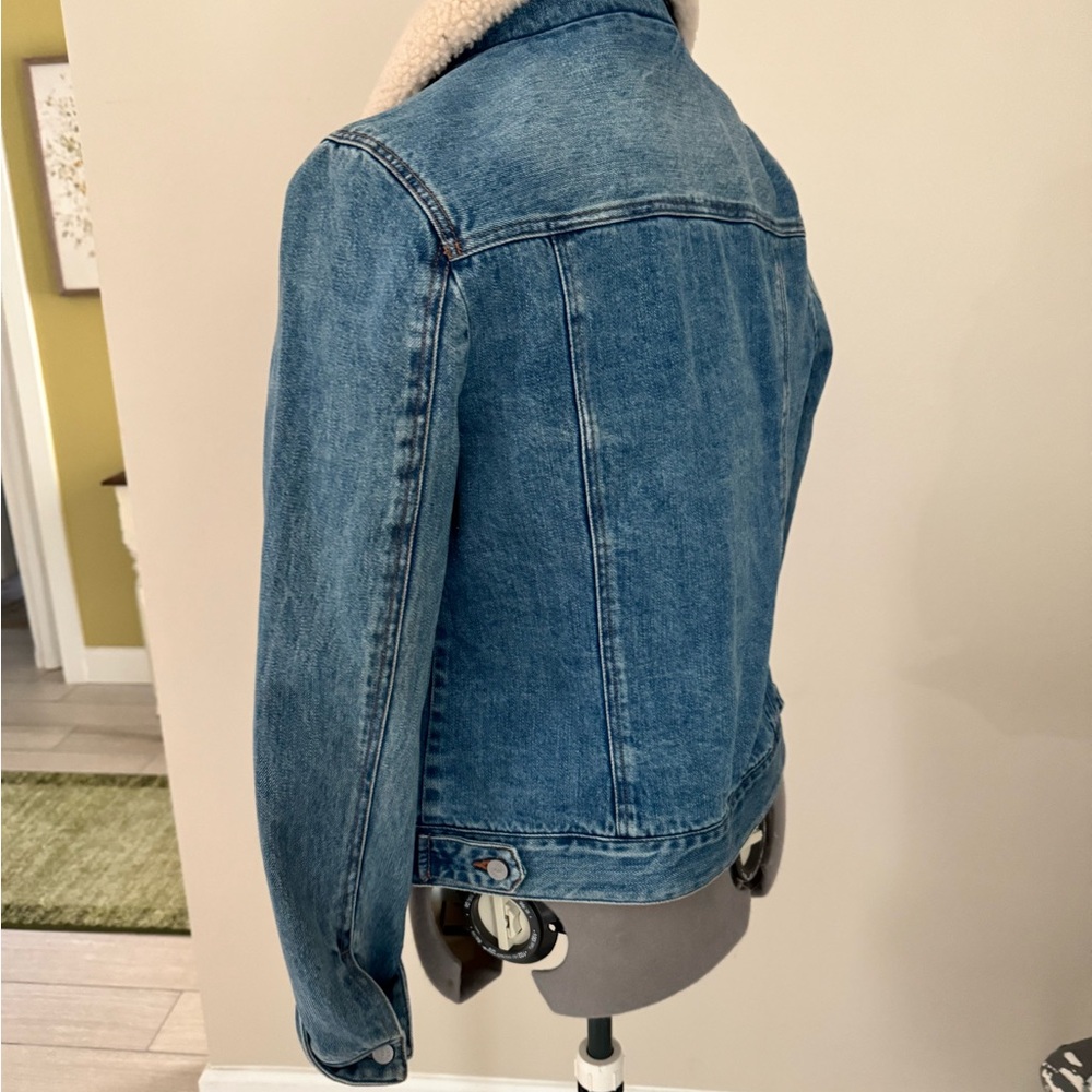 STORE CLOSING SALE UGG women’s Denim Jacket with Sherpa Collar - Picture 3 of 9